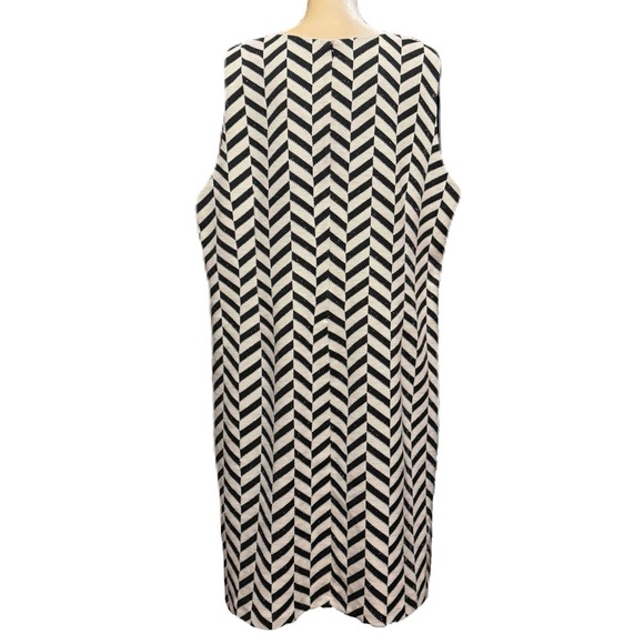 Metaphor Women’s knitted Dress Sleeveless Black and White Chevron Size 2X - Picture 2 of 9